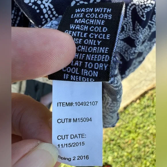 TORRID 10492107 Blue Paisley Challis Hi-Lo Skater Dress
Size 1 - Picture 8 of 8